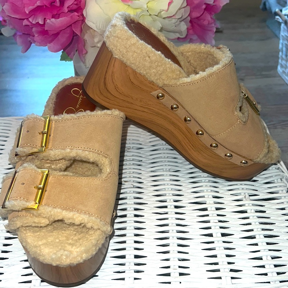 Add to bundle, I’ll send DISCOUNT! 
NEW IN BOX Jessica Simpsonsize6.5